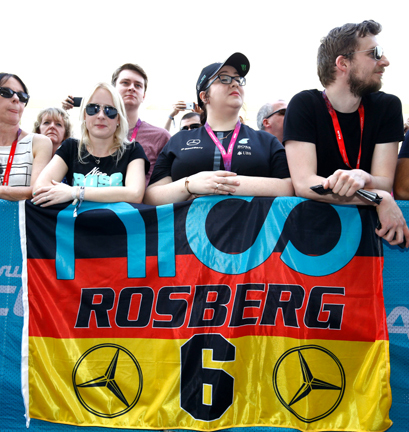 Nico Rosberg champion du Monde, 34 ans après son père à Abou Dhabi (F1)