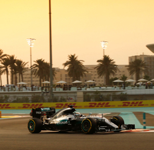 Hamilton s’empare de la pole à Abu Dhabi, Rosberg deuxième (F1)