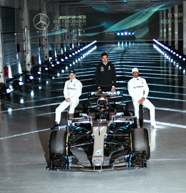 Mercedes présente la fine W09 (F1)