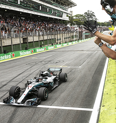 Hamilton récolte la victoire au Brésil, Mercedes titré