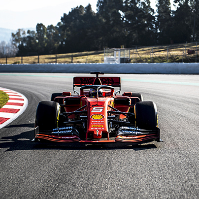 Vettel domine la première journée des tests F1 à Barcelone