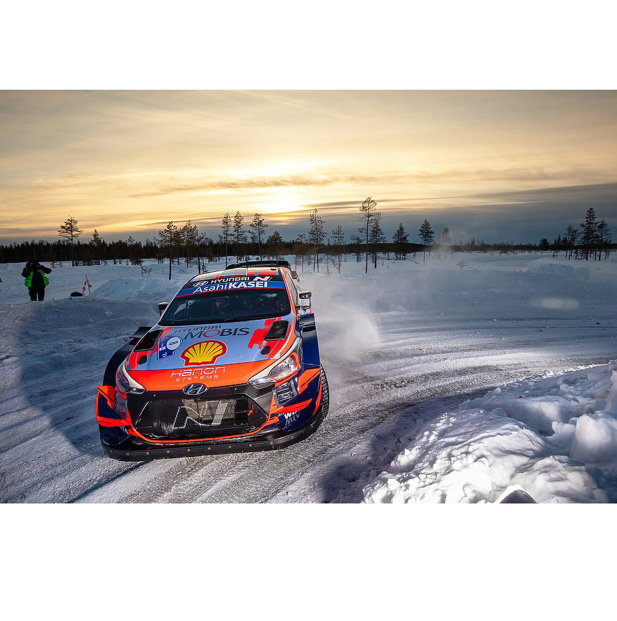 WRC, samedi, Tänak s’échappe, Ogier trébuche en Finlande