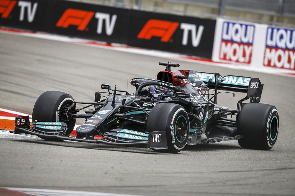 Hamilton profite d’un mauvais choix stratégique de Norris pour remporter le GP de Russie