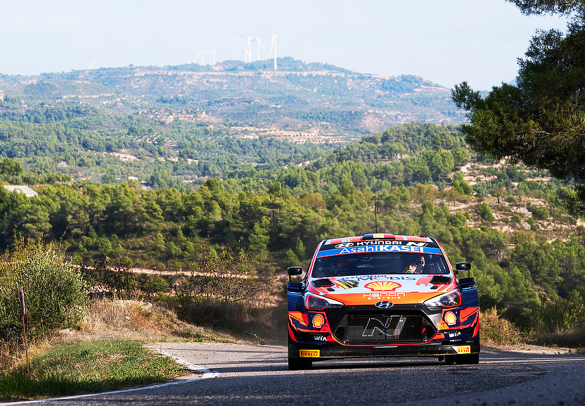 WRC, Thiery Neuville s’impose au Rallye d’Espagne, le titre encore en jeu (video)