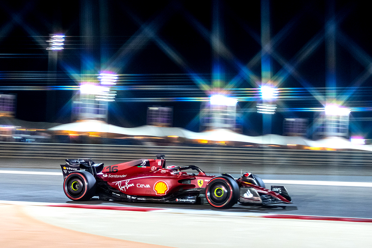 Bahreïn, Leclerc (Ferrari) décroche une superbe pole devant Verstappen et Sainz.